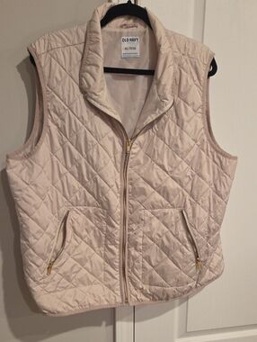 Old Navy Quilted Pale Blush Vest with Gold Zippers